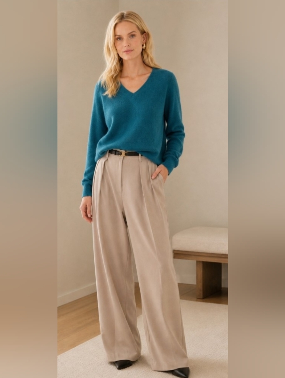 Neiman Marcus Cashmere Collection Blue V-Neck Cashmere Sweater Pullover M